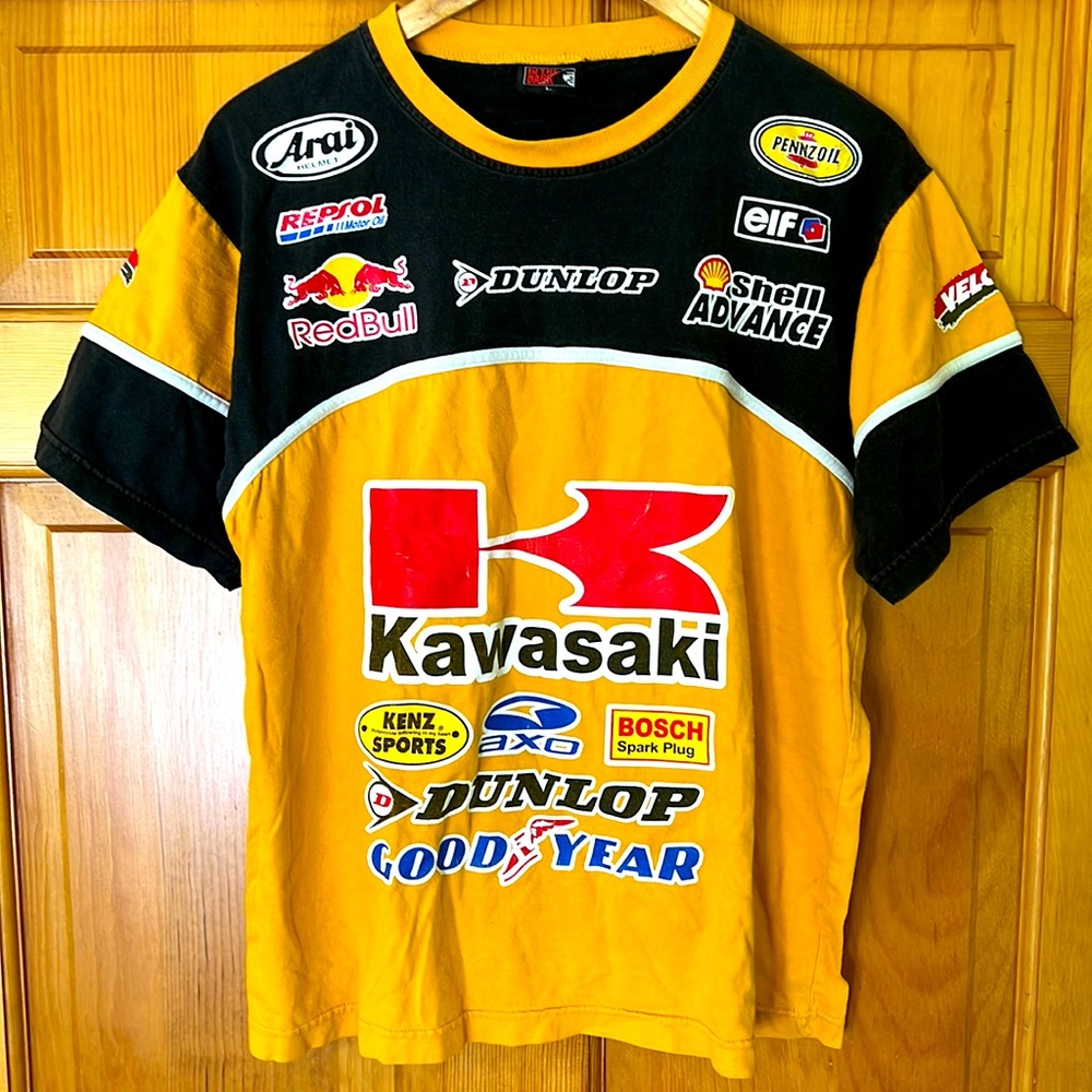Kawasaki motorbike racing team fits medium-large vintage short sleeve shirt